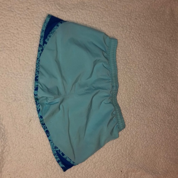 blue Under Armour active short - Picture 2 of 2